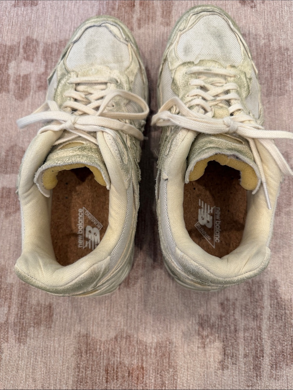 New Balance Cream & Light Beige 2002R Sneakers Distressed Unisex - Picture 3 of 6